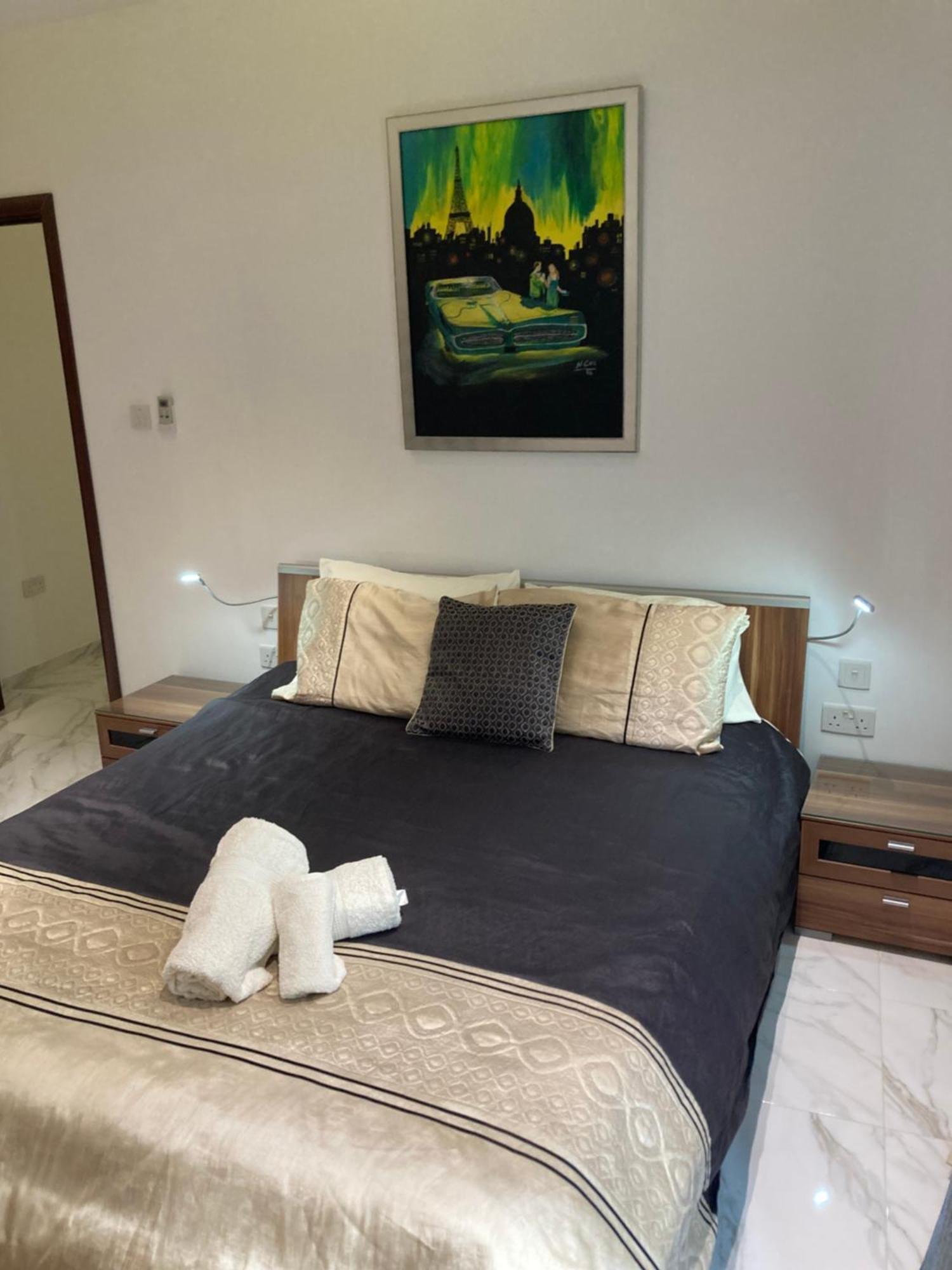 Apartment Side Seaview 3bedrooms Steps From Promenade And Ferry Sliema