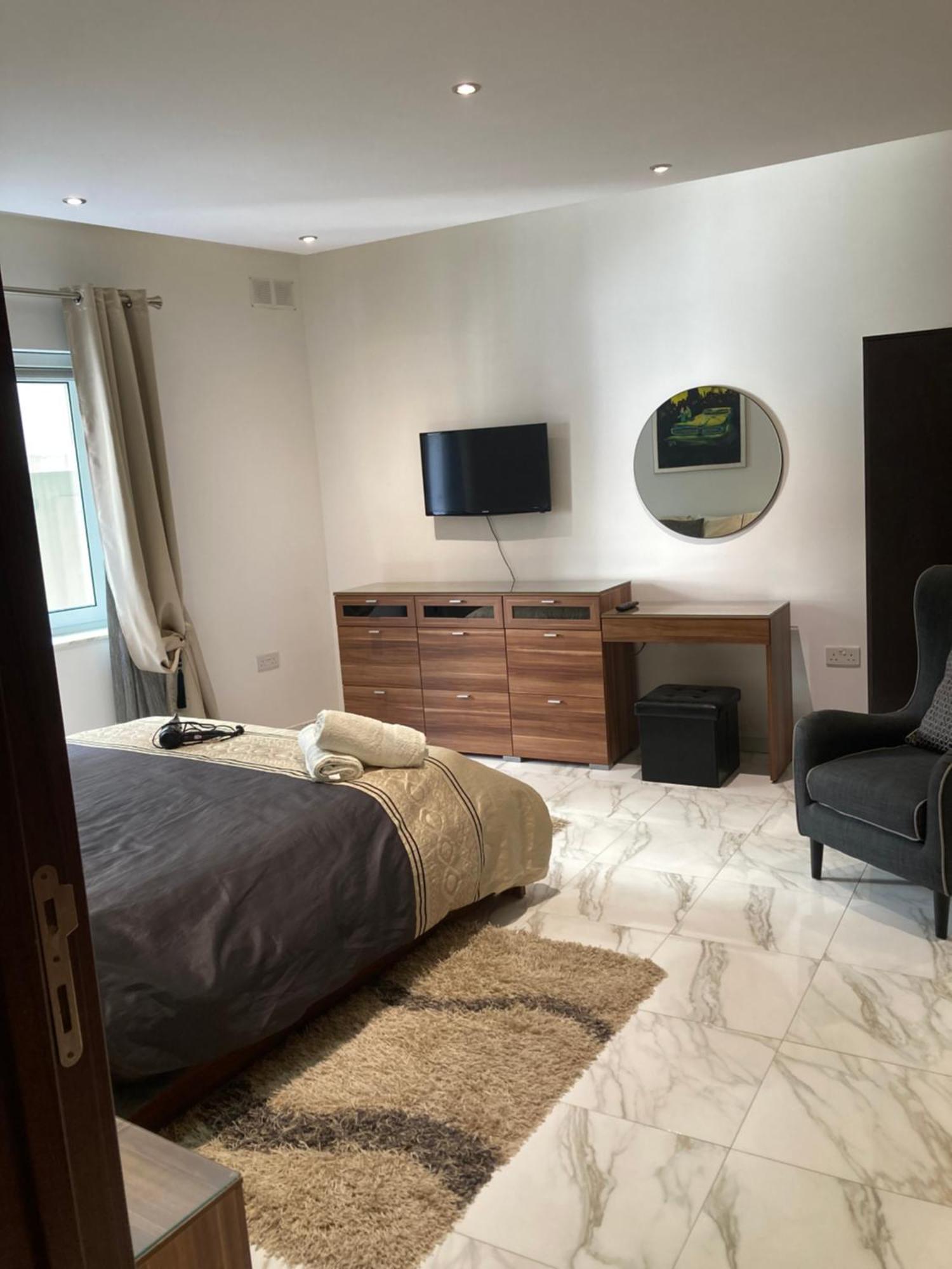 Apartment Side Seaview 3bedrooms Steps From Promenade And Ferry