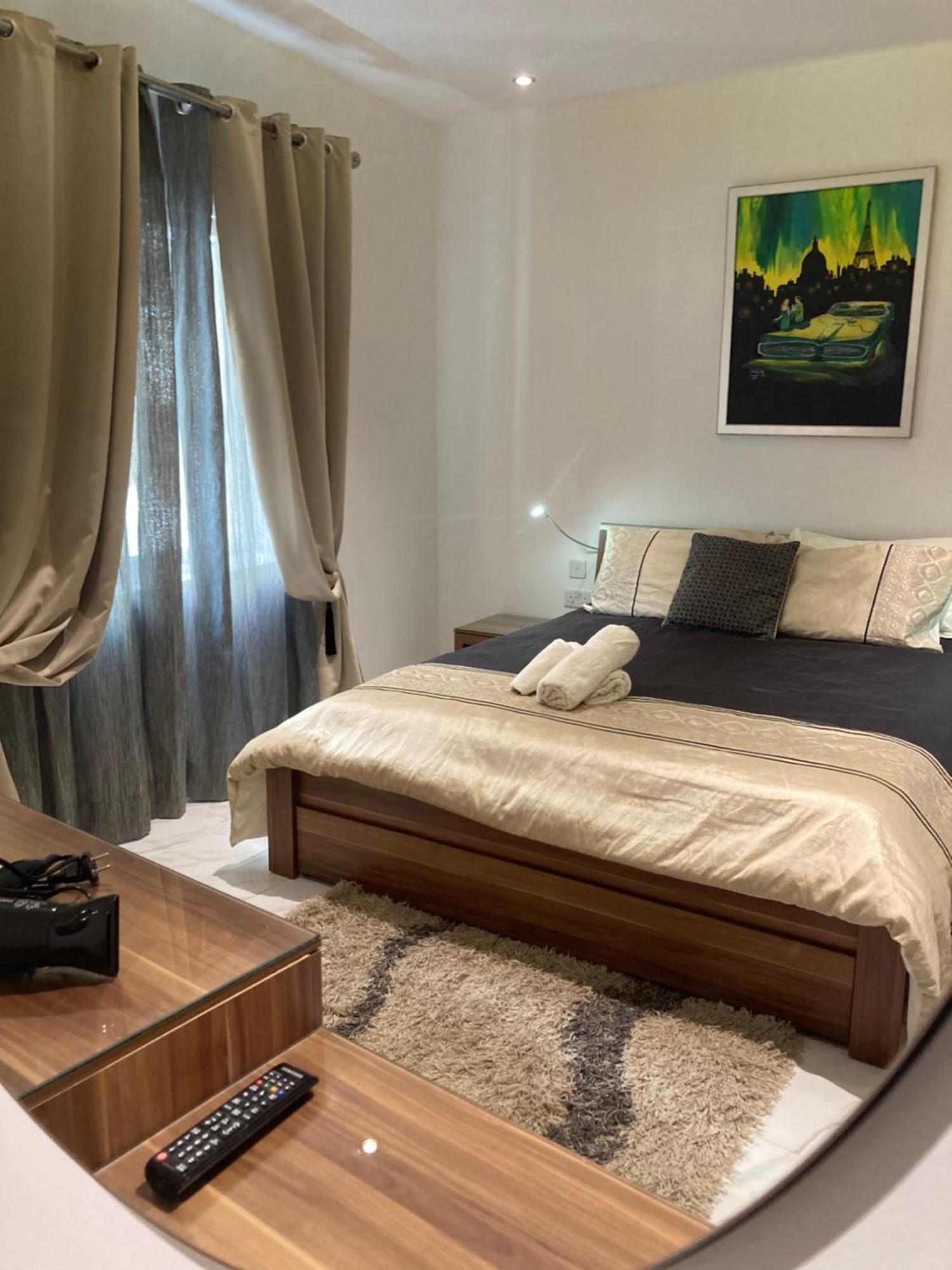 Side Seaview 3bedrooms Steps From Promenade And Ferry Sliema